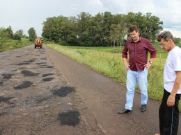 Secretaria de Obras realiza operação “tapa-buracos” na ERS 332