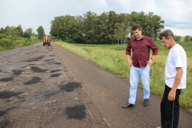Secretaria de Obras realiza operação “tapa-buracos” na ERS 332