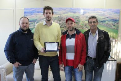Espumosenses Campeões do Gaúcho e Brasileiro de Arrancada recebem homenagem pelo ótimo desempenho na 1ª Etapa do Brasileiro de Arrancada 2017.
