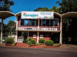 Administração Municipal anuncia a revitalização da quadra poliesportiva do Ginásio do Parque de Exposições Armídio Bertani.
