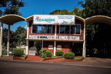 Administração Municipal anuncia a revitalização da quadra poliesportiva do Ginásio do Parque de Exposições Armídio Bertani.