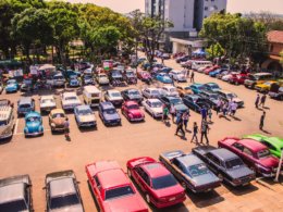 5º Encontro de Carros Antigos foi a atração de domingo na praça.