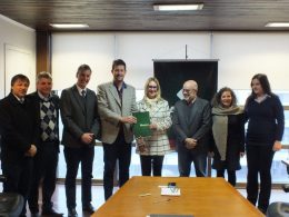 #EMPREGO&RENDA | Prefeito Douglas Fontana assina contrato com Badesul para instalação da empresa PAMPA RAFIA.