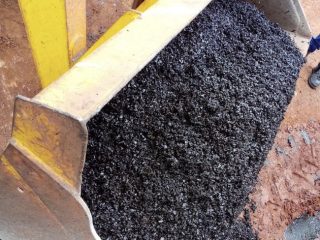 Asfalto | Administração Municipal inicia produção própria de Asfalto.
