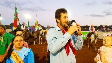 ADMINISTRAÇÃO I CTG Sinuelo das Coxilhas homenageou Espumoso pelos seus 65 anos