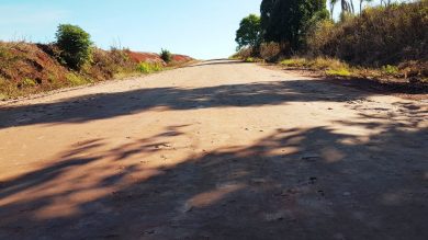 OBRAS I Trabalho nas estradas do interior é intenso seguindo os protocolos de prevenção ao coronavírus