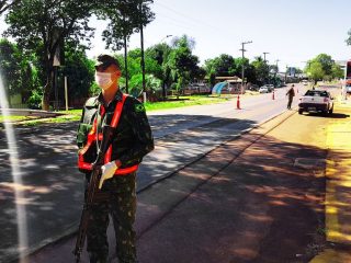 SAÚDE I Acompanhe o trabalho do exército nas barreiras sanitárias do município de Espumoso