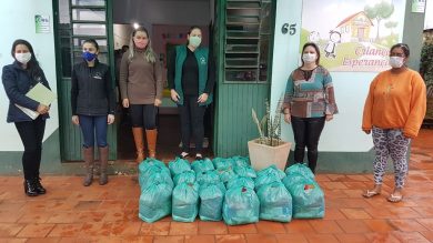 EDUCAÇÃO I Entrega de Cestas Básicas a famílias com filhos nas escolas municipais