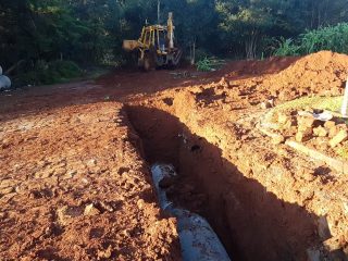 OBRAS I  Iniciados os trabalhos para asfaltamento da rua Valentim Bresolin