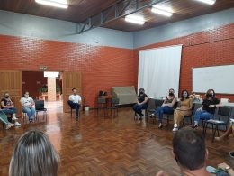 EDUCAÇÃO I Reunião orientou sobre volta às aulas de forma presencial em Espumoso