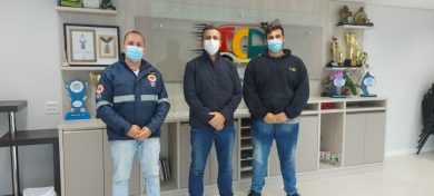 Empresa que vai fabricar nova UTI móvel de Espumoso recebe servidores