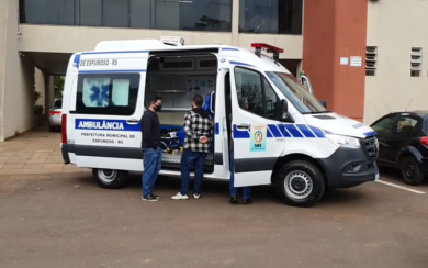 Espumoso recebe ambulância que será transformada em UTI Móvel
