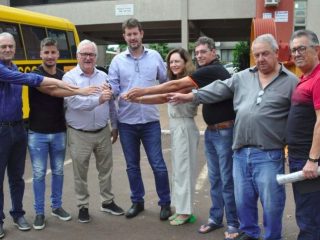Entregue novo ônibus escolar