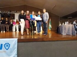 Oratória nas Escolas: aluna de Espumoso é campeã regional