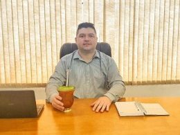 ANDERSON CAVALI ASSUME COMO PREFEITO MUNICIPAL
