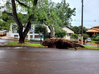 Espumoso é atingido por vendaval
