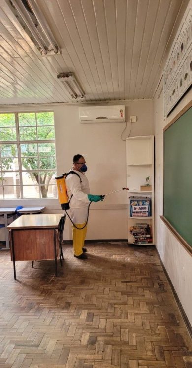 Encerradas as aplicações do inseticida BRI (borrifação residual interna) nas escolas